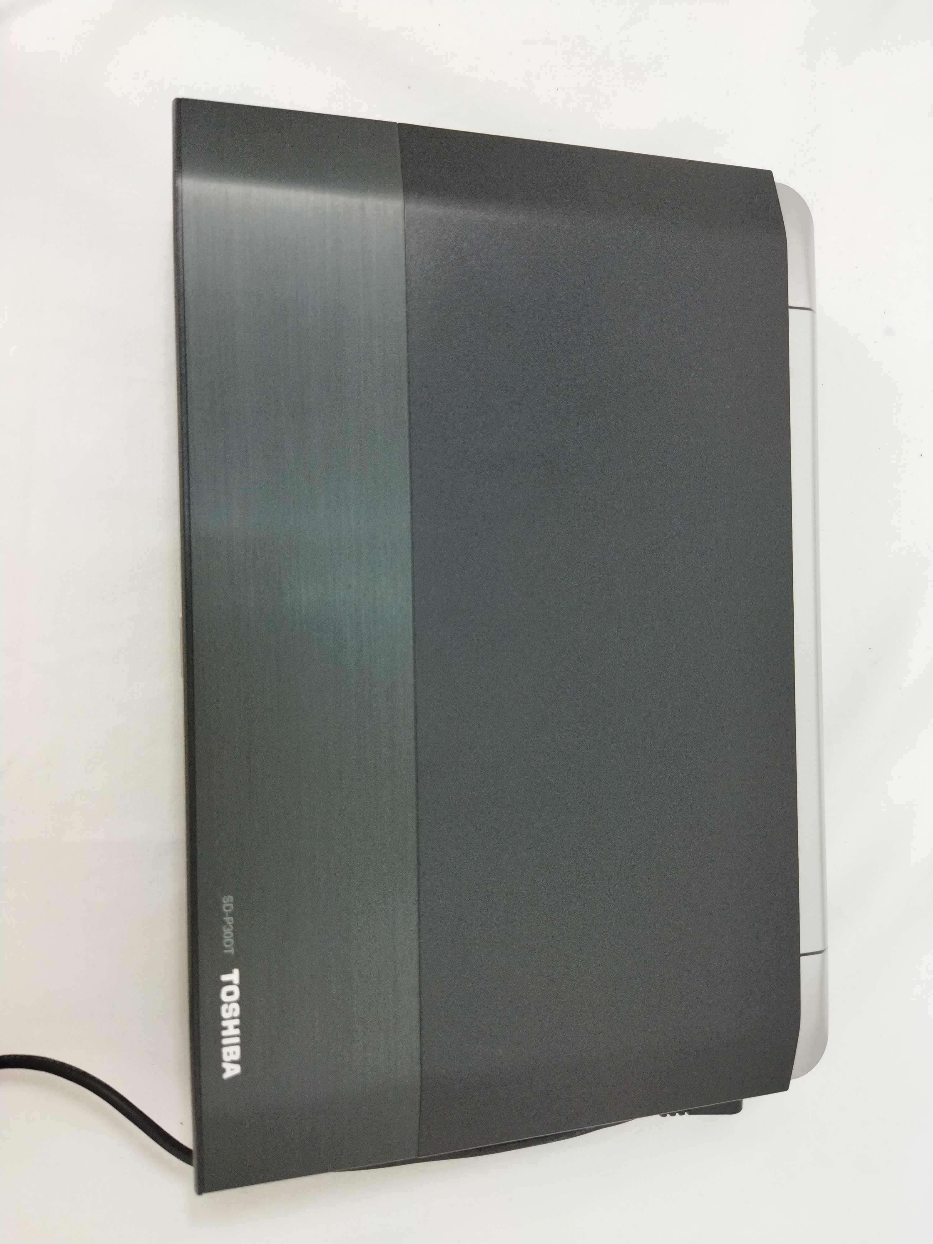 Lecteur DVD portable Toshiba SD-P30DT avec tuner TNT intégré – sans télécommande État correct - Vue 2 - 